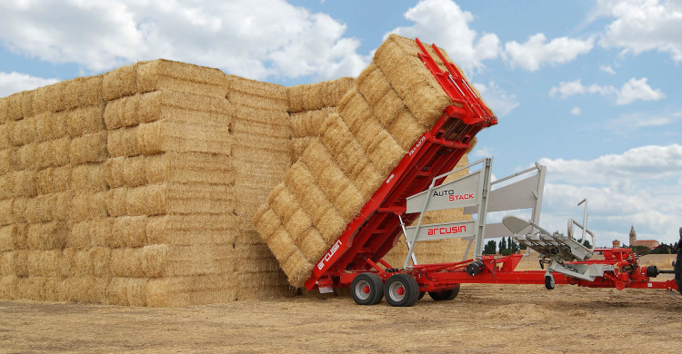 ARCUSIN-AUTOSTACK-BALE-CHASER-WAGON-STACKER-REMOLQUE-PACAS-AUTOCHARGEUSE-BALLES-EMPILEUR